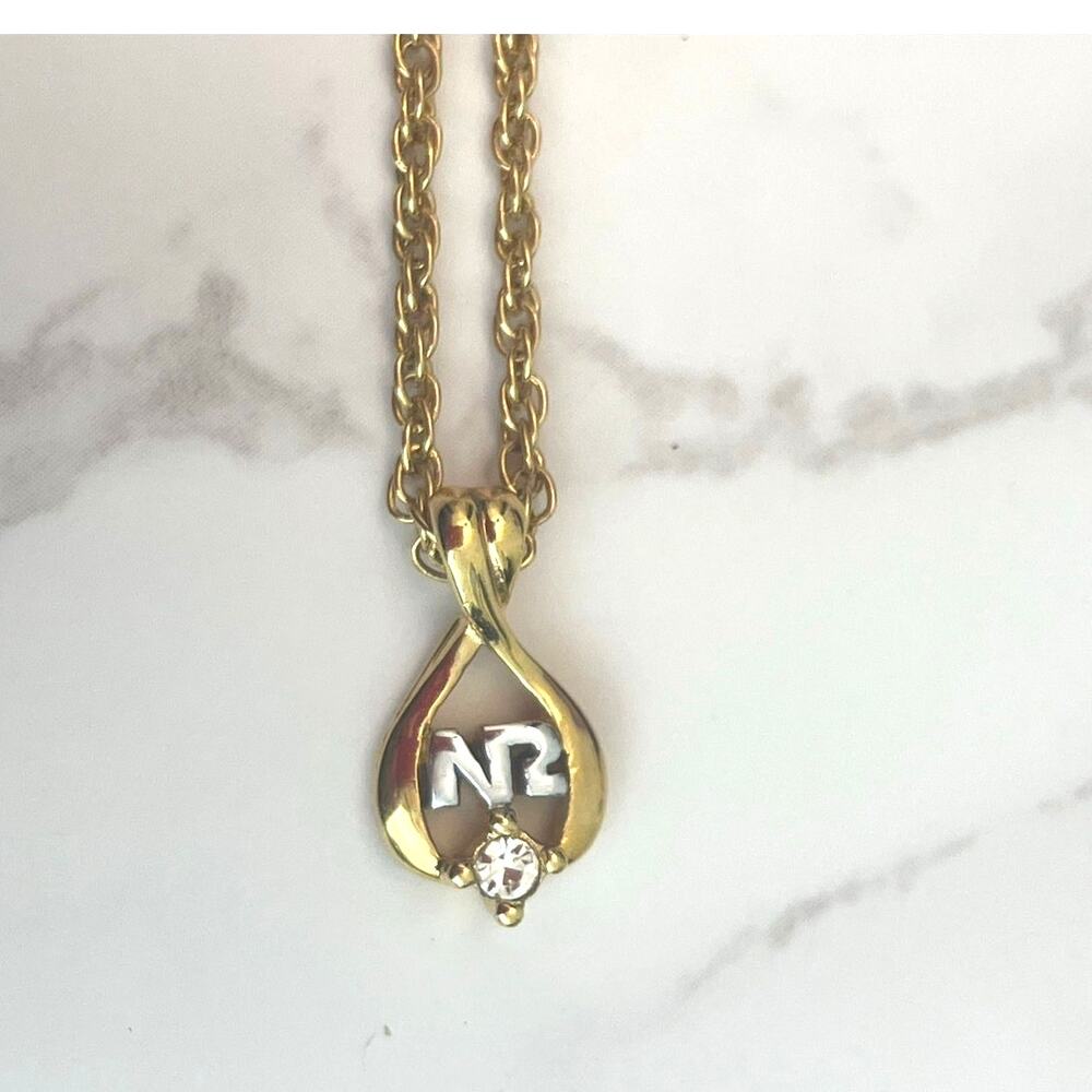 Nina Ricci Vintage Gold-Plated Pendant Necklace with a Center-Set Crystal EUC - Picture 3 of 4